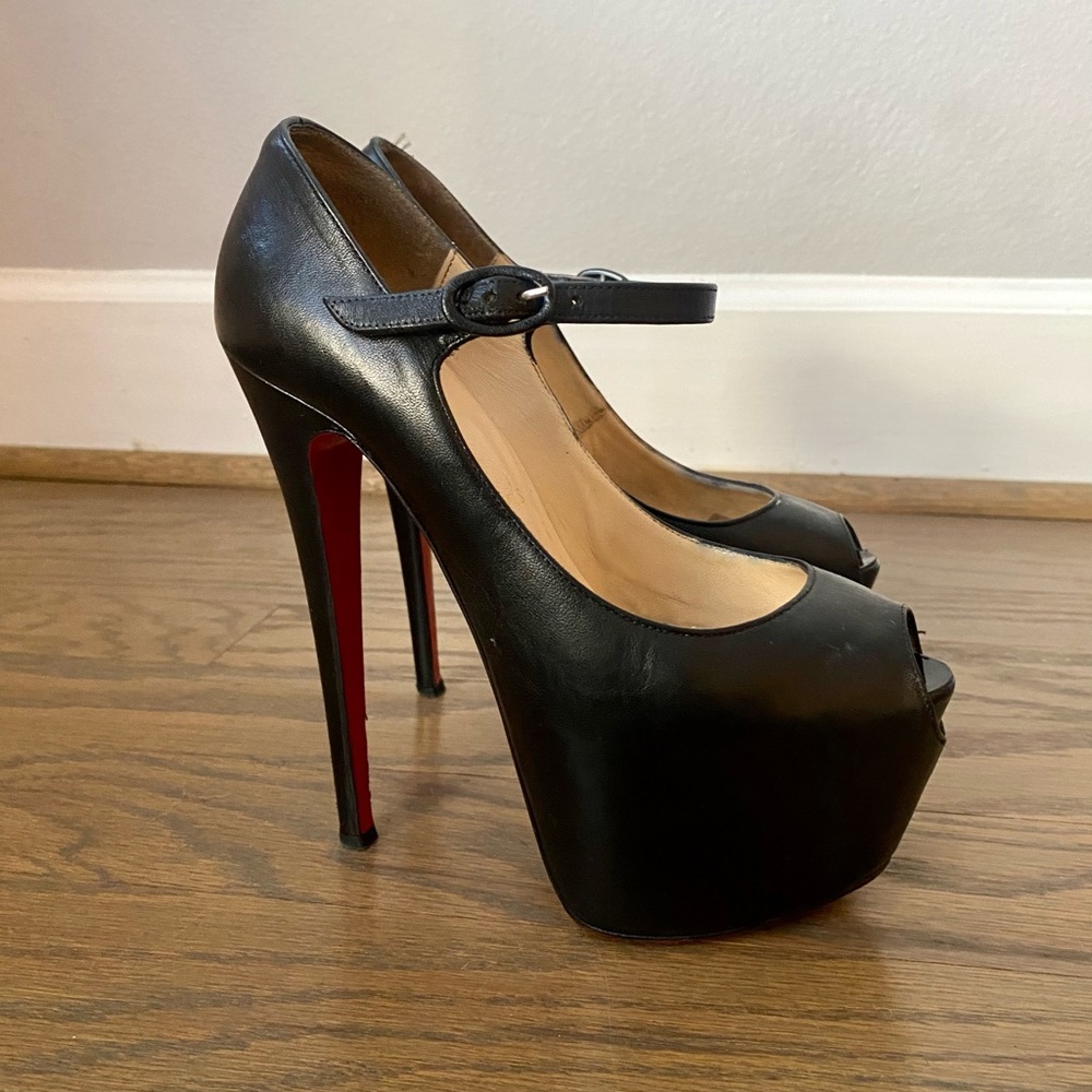 Christian Louboutin lady highness